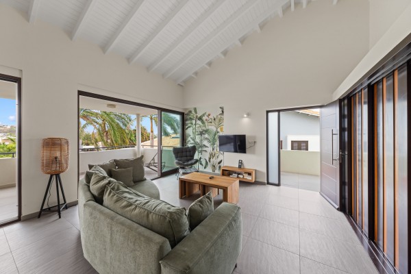 Blue Bay Indigo Garden – Modern Apartment with pool, vacation rentals