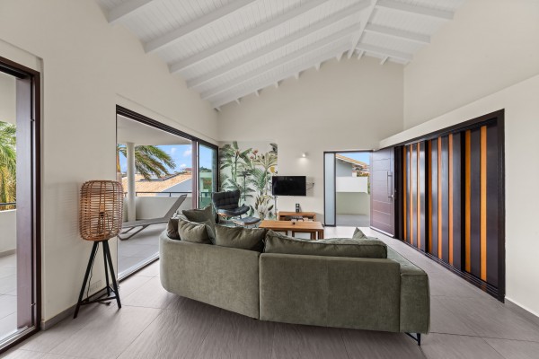 Blue Bay Indigo Garden – Modern Apartment with pool, vacation rentals