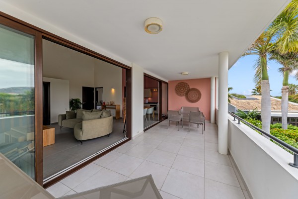 Blue Bay Indigo Garden – Modern Apartment with pool, vacation rentals