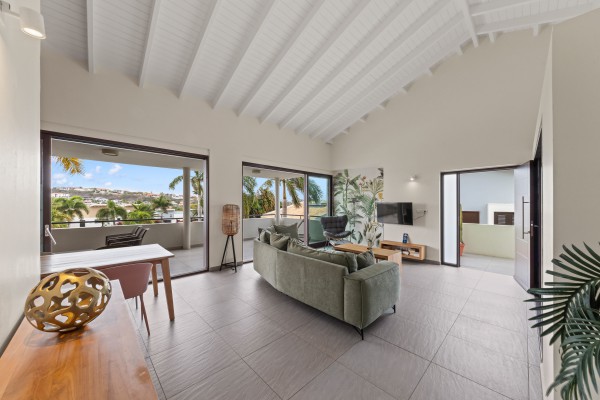 Blue Bay Indigo Garden – Modern Apartment with pool, vacation rentals