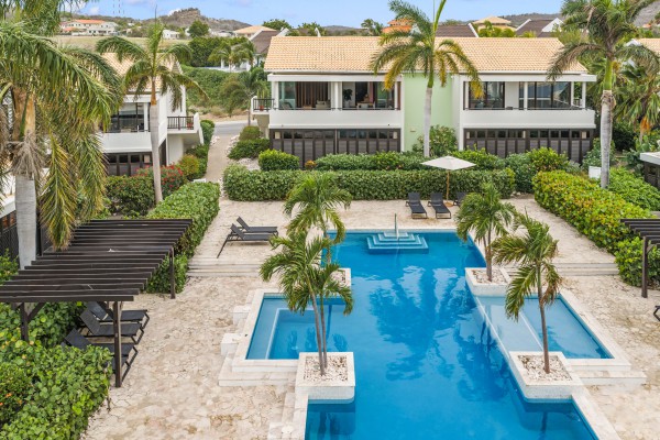 Blue Bay Indigo Garden – Modern Apartment with pool, vacation rentals