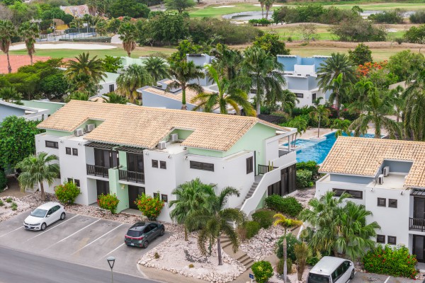 Blue Bay Indigo Garden – Modern Apartment with pool, vacation rentals