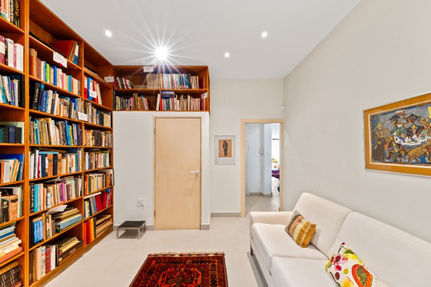 xclusive Detached Villa with Guest House on a Spacious Lot in Mahaai