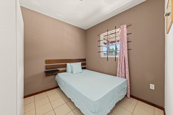 Investment Property with 4 Apartments – Oude Caracasbaaiweg