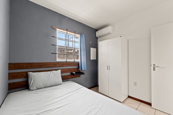 Investment Property with 4 Apartments – Oude Caracasbaaiweg