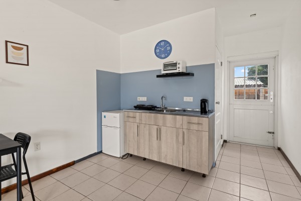 Investment Property with 4 Apartments – Oude Caracasbaaiweg