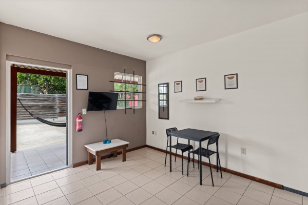Investment Property with 4 Apartments – Oude Caracasbaaiweg