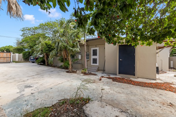 Cas Coraweg 131 – Spacious Lot with Great Potential in Prime Location