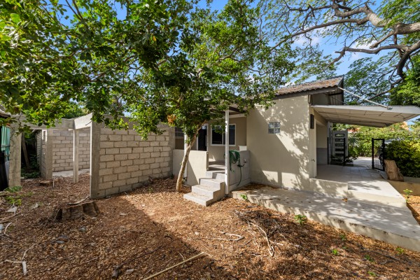 Cas Coraweg 131 – Spacious Lot with Great Potential in Prime Location