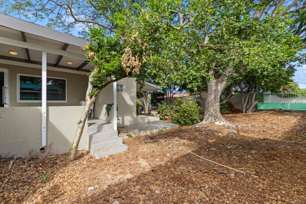 Cas Coraweg 131 – Spacious Lot with Great Potential in Prime Location