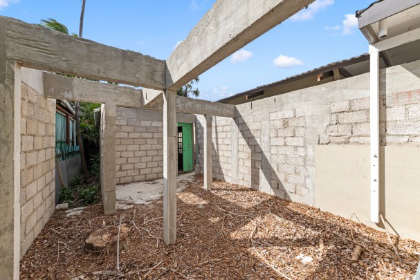 Cas Coraweg 131 &ndash; Spacious Lot with Great Potential in Prime Location