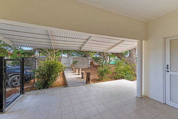Cas Coraweg 131 – Spacious Lot with Great Potential in Prime Location