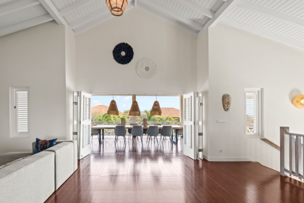 Exclusive Investment Opportunity with Ocean Views in Vista Royal