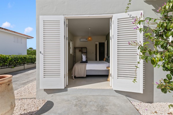 Exclusive Investment Opportunity with Ocean Views in Vista Royal