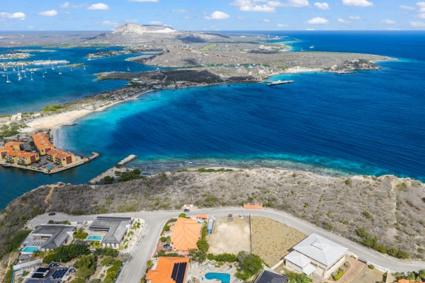 Vista Royal - Spacious lot with panoramic views in touristic area