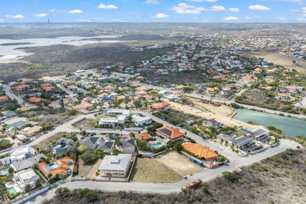 Vista Royal - Spacious lot with panoramic views in touristic area