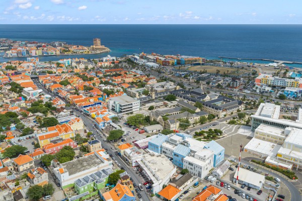 Investment property with 12 renovated apartments in Otrobanda