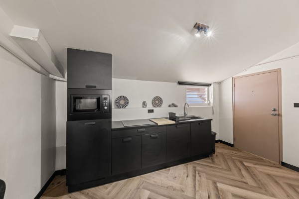 Investment property with 12 renovated apartments in Otrobanda