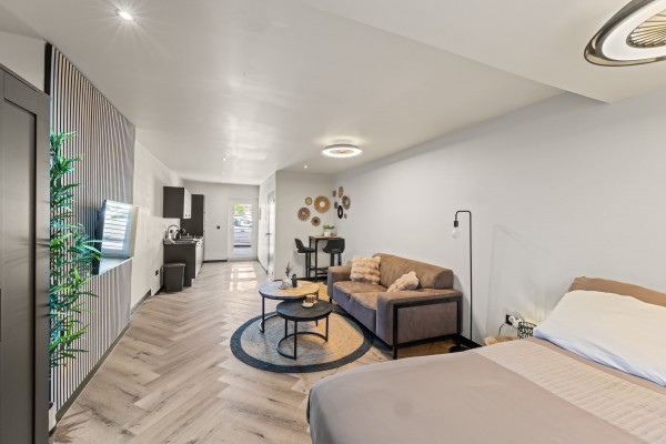 Investment property with 12 renovated apartments in Otrobanda