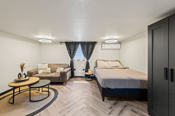 Investment property with 12 renovated apartments in Otrobanda