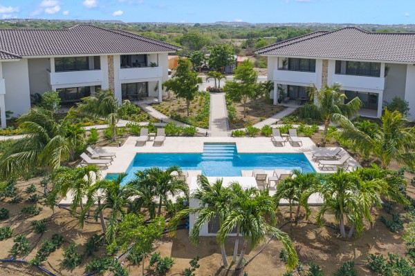 Blue Bay the Ivy - Newly built 2-bedroom 1st floor apartment w/ ROI