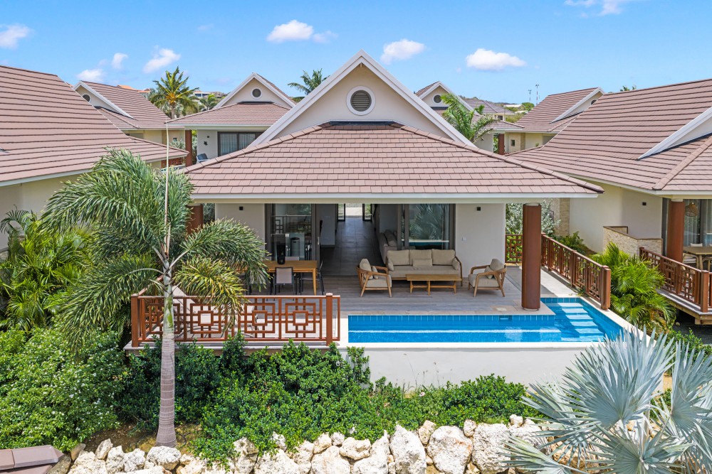 RE/MAX real estate, Curacao, Blue Bay, 4-Bedroom Villa with Private Pool & Strong ROI in Blue Baynu