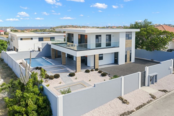 Newly built villa with amazing 360° view and pool – Jan Thiel Oost