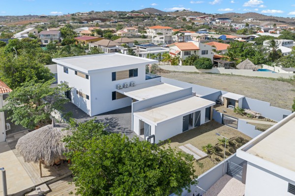 Newly built villa with amazing 360° view and pool – Jan Thiel Oost