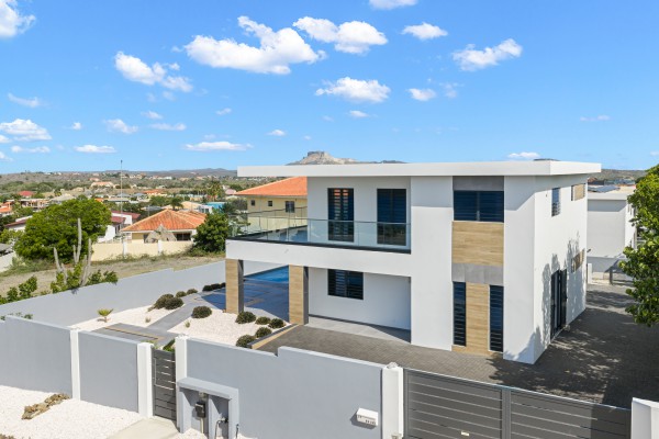 Newly built villa with amazing 360° view and pool – Jan Thiel Oost