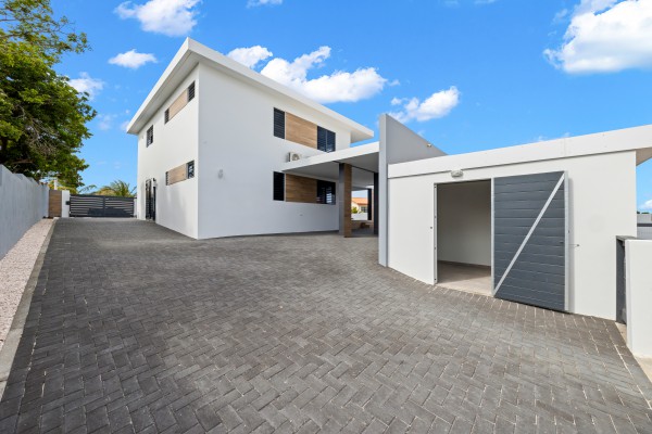 Newly built villa with amazing 360° view and pool – Jan Thiel Oost