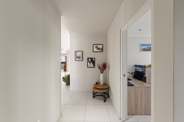 Sun Valley - Modern Detached Home with Garage on Spacious Lot