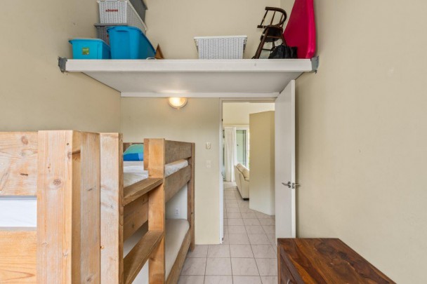 Montaña - Recompensa Park Detached 2-Bedroom Bungalow with Studio