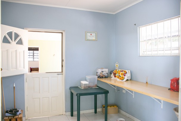 Charmant 3-Slaapkamer Huis met Tuin & Gastenappartement – Cerito