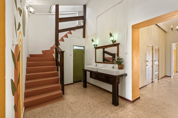 Fully operational student housing complex with 30 rooms for sale