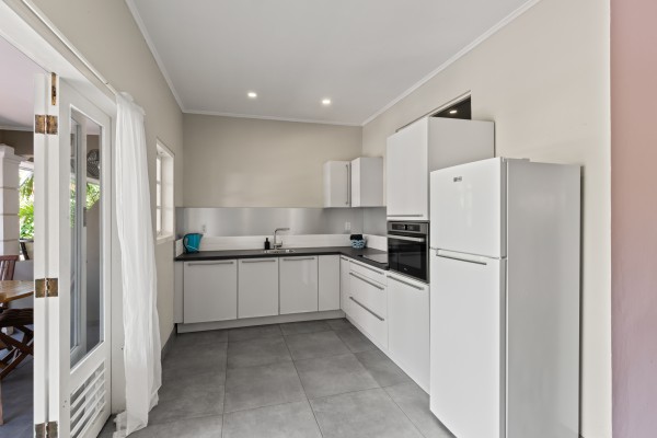 Mahaai - Appartementencomplex met Zwembad en Huurinkomsten