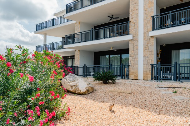 The Breeze – Beautiful 2-bedroom apartment perfect for vacation rental