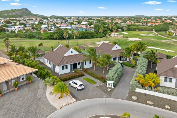 Blue Bay &ndash; Charming Villa with Panoramic Views over the Golf Course