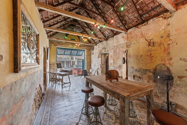 Unique monumental hospitality property in the heart of Otrobanda