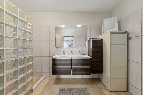 Blue Bay &ndash; Spacious Apartment with Sea View in Residence Le Bleu