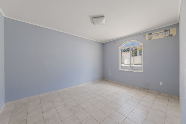 Cas Grandi &ndash; Spacious fixer-upper with apartment in a quiet location