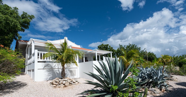 Coral Estate - Detached villa with spectacular sea view