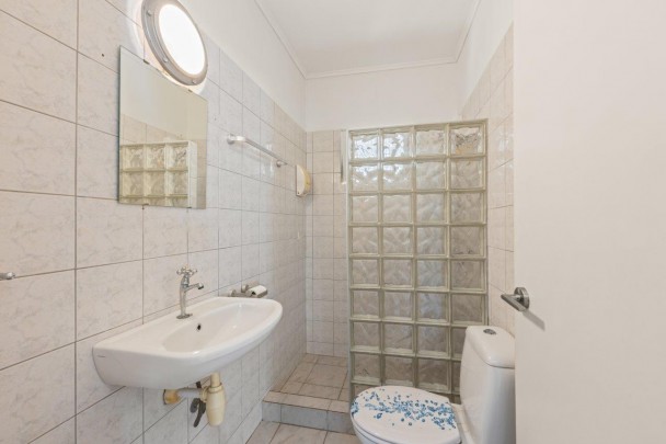 Montaña - Recompensa Park Detached 2-Bedroom Bungalow with Studio