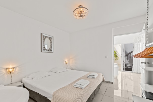 Champartments - Luxury group resort white villa on Curaçao 