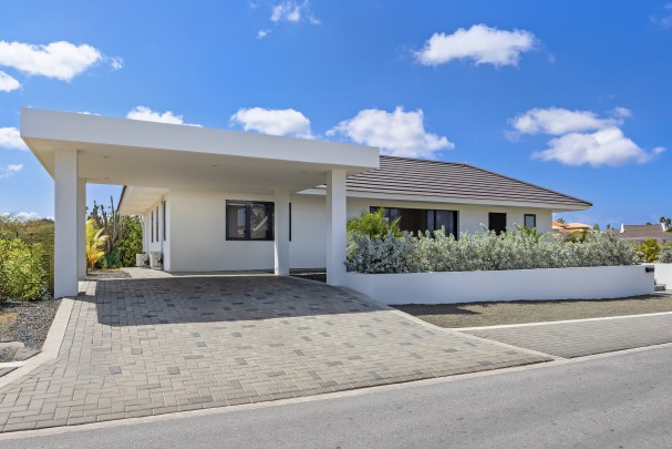 Luxe 4-Slaapkamer Villa met Golfzicht – Blue Bay Resort