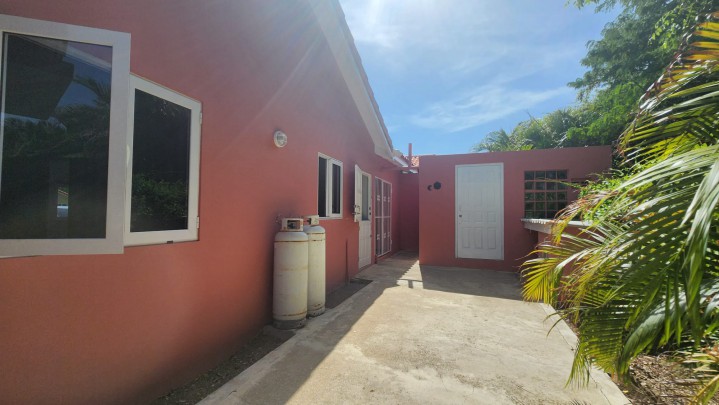 Moderne gezinswoning met zwembad in Tiffany Residence Curaçao