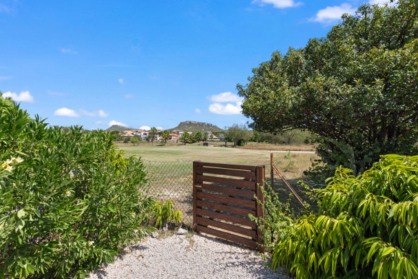 Blue Bay BL-19 – Spacious Villa on Golf Course