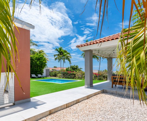 Blue Bay Villa with Pool and Spacious Garden