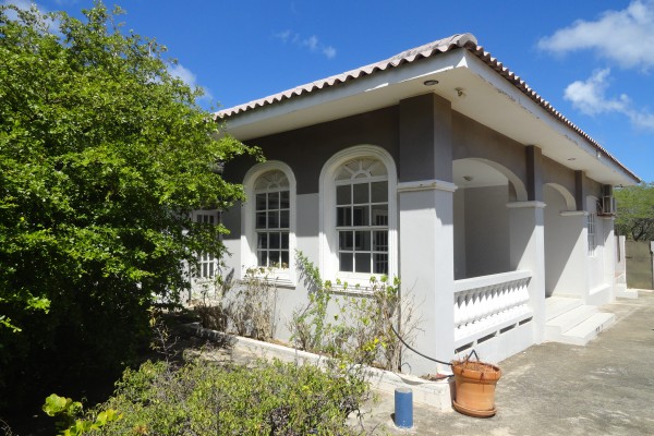 Lagun semi-detached homes with private path to Playa Jeremi