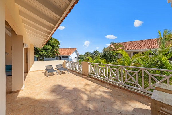 Spacious furnished 2-bedroom bungalow in Blue Bay 