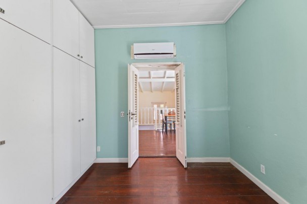Otrobanda - Spacious monumental townhouse with city garden and parking